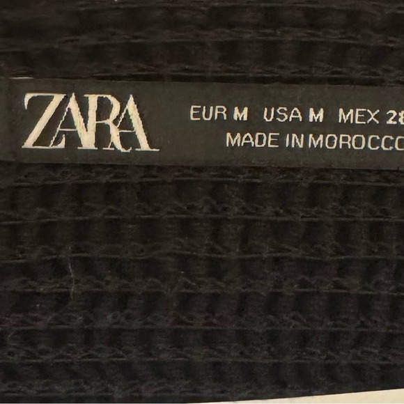 Zara Black Sleeveless Back Zip Camisole with Peplum‎ Bustier, Black, Size M - Picture 7 of 10